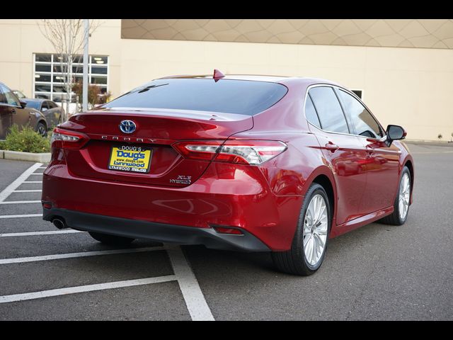 2020 Toyota Camry Hybrid XLE