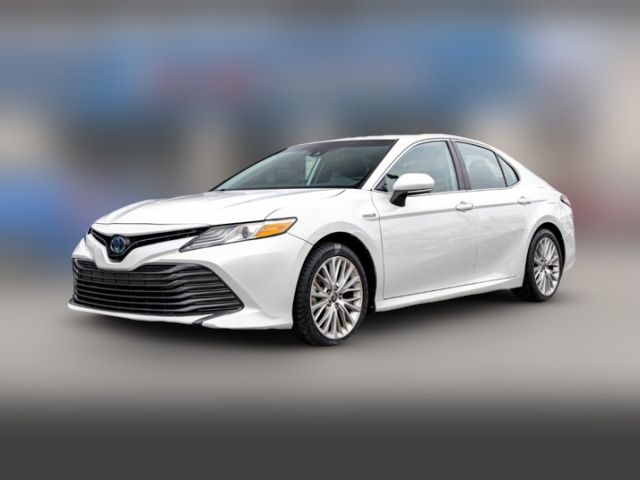 2020 Toyota Camry Hybrid XLE