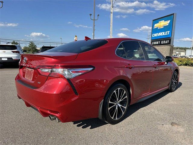 2020 Toyota Camry SE