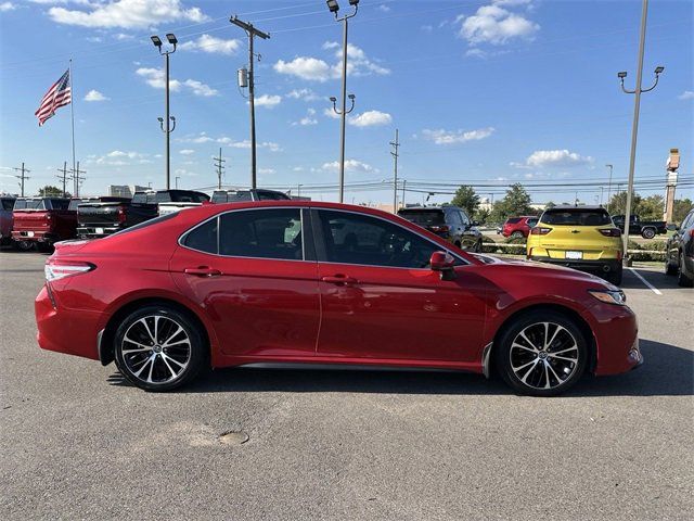 2020 Toyota Camry SE