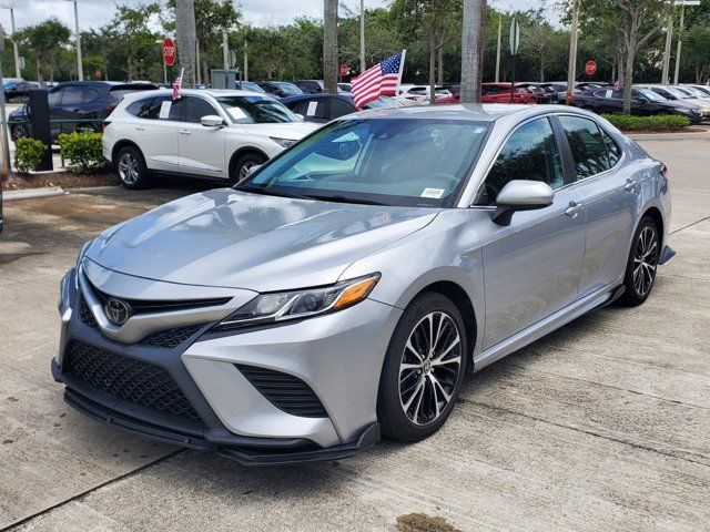 2020 Toyota Camry SE