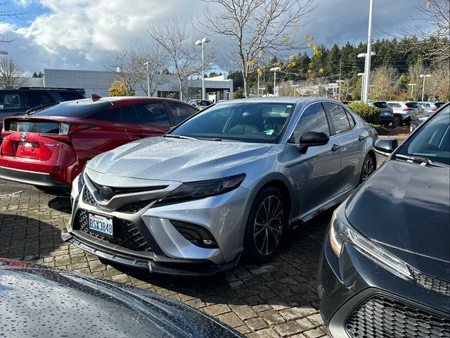 2020 Toyota Camry SE