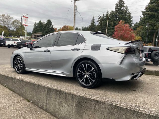 2020 Toyota Camry SE