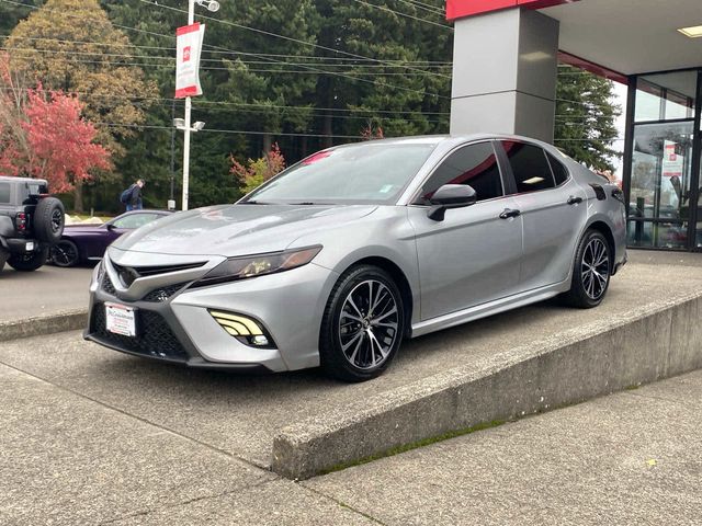 2020 Toyota Camry SE