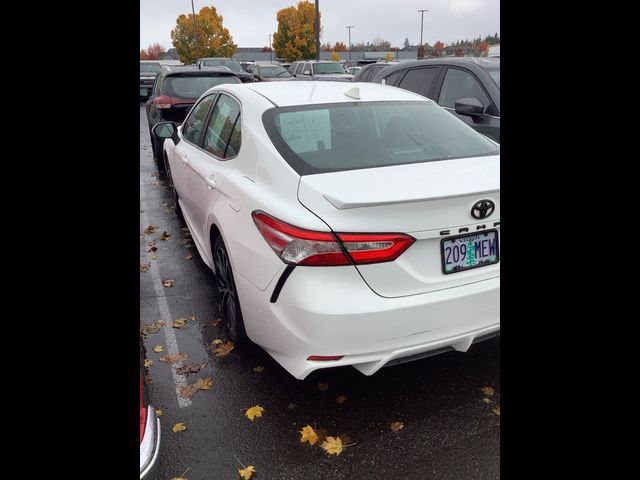 2020 Toyota Camry SE