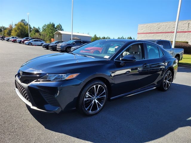 2020 Toyota Camry SE