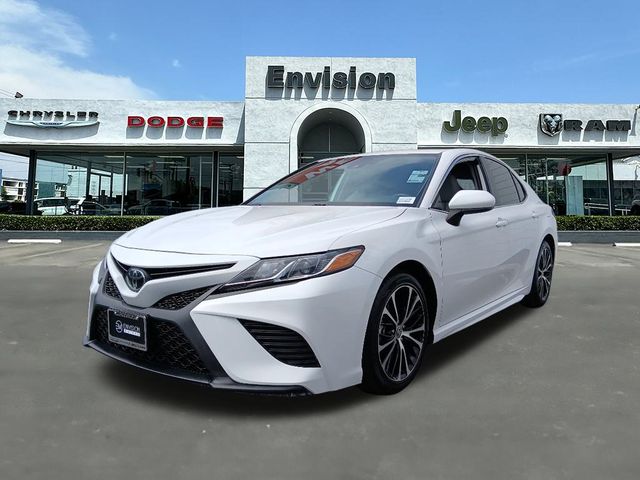 2020 Toyota Camry SE