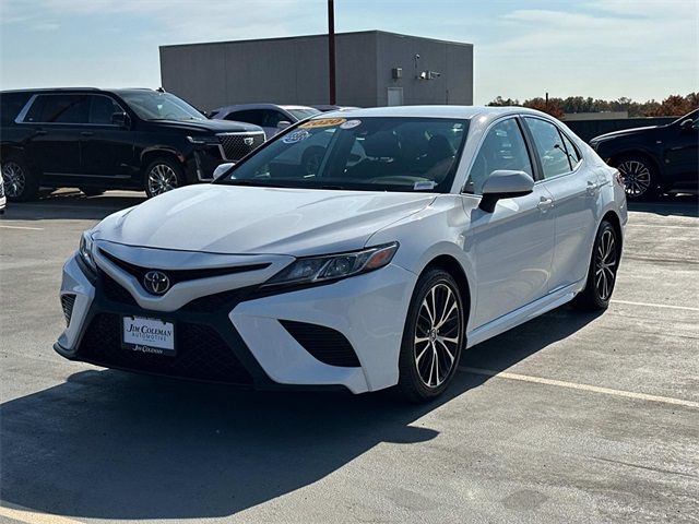 2020 Toyota Camry SE