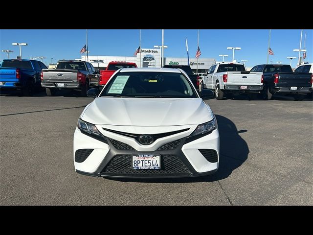 2020 Toyota Camry SE