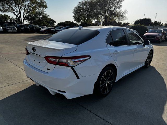 2020 Toyota Camry SE