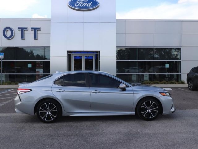 2020 Toyota Camry SE Nightshade