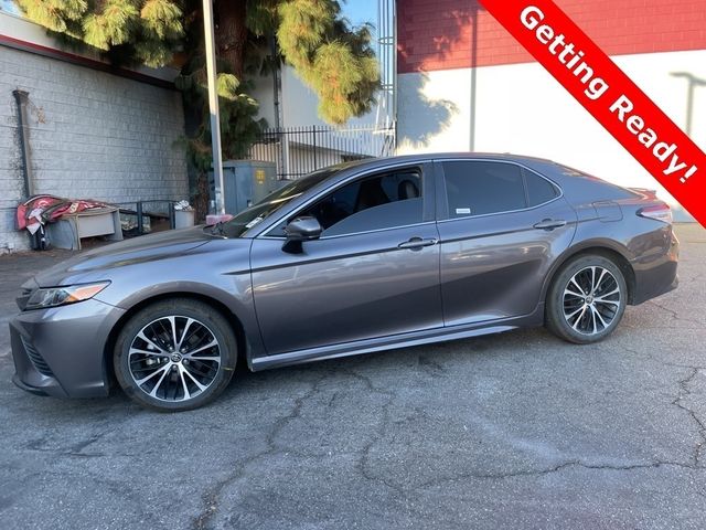 2020 Toyota Camry SE