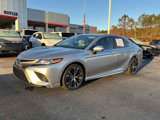 2020 Toyota Camry SE