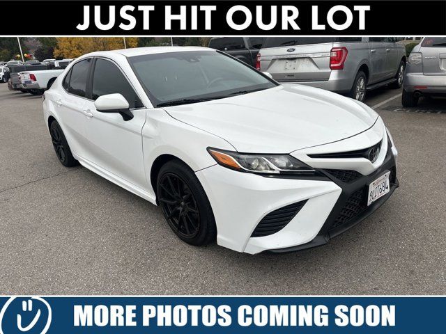 2020 Toyota Camry SE