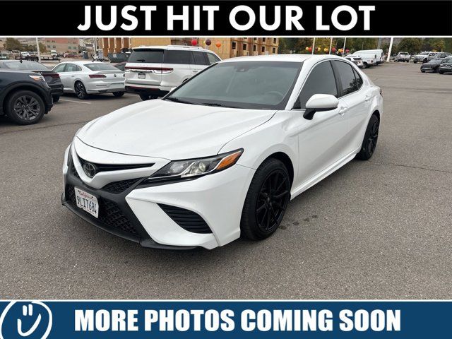 2020 Toyota Camry SE