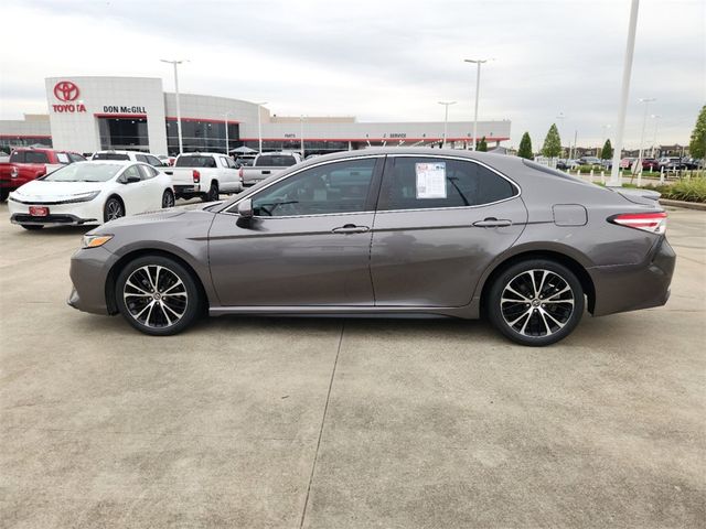 2020 Toyota Camry SE