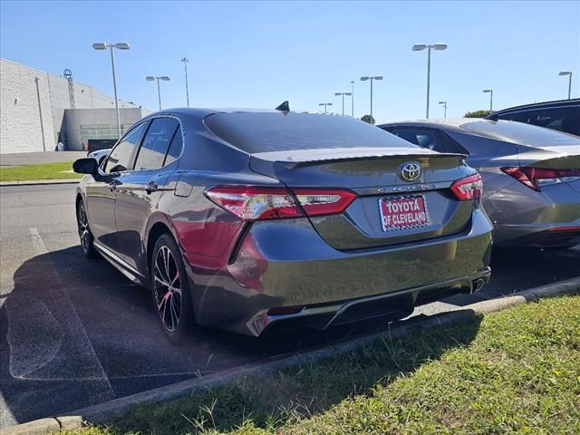 2020 Toyota Camry SE