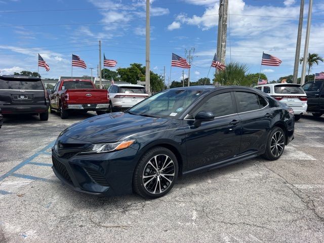 2020 Toyota Camry SE