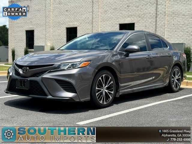 2020 Toyota Camry SE