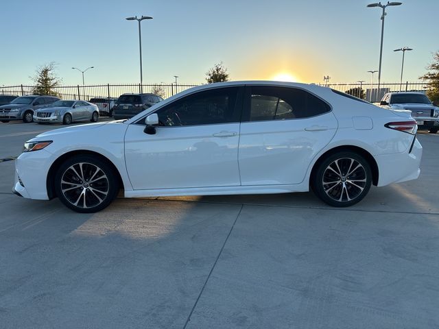 2020 Toyota Camry SE