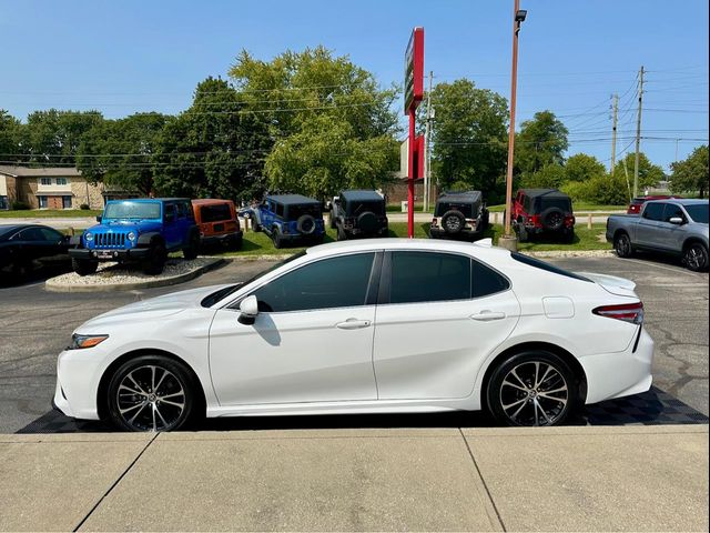 2020 Toyota Camry SE