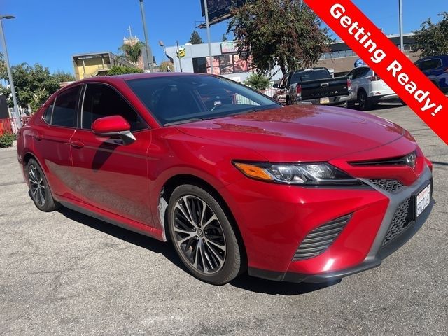 2020 Toyota Camry SE