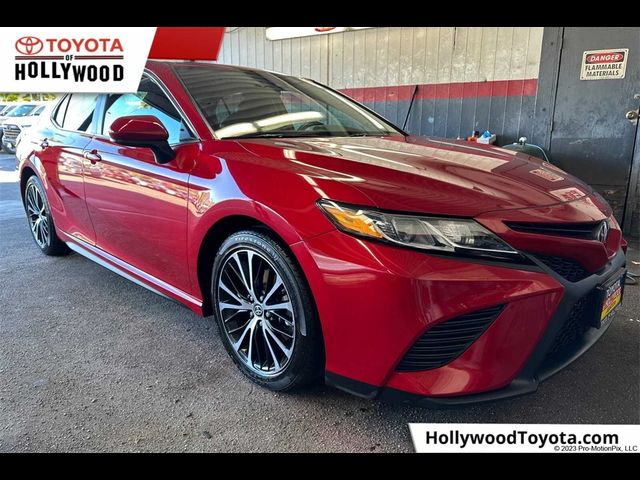 2020 Toyota Camry SE