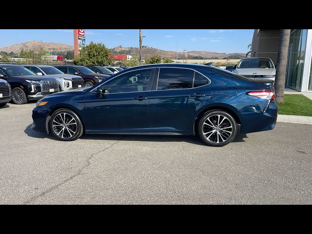 2020 Toyota Camry SE