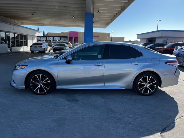 2020 Toyota Camry SE