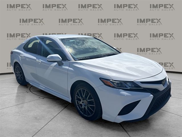 2020 Toyota Camry SE