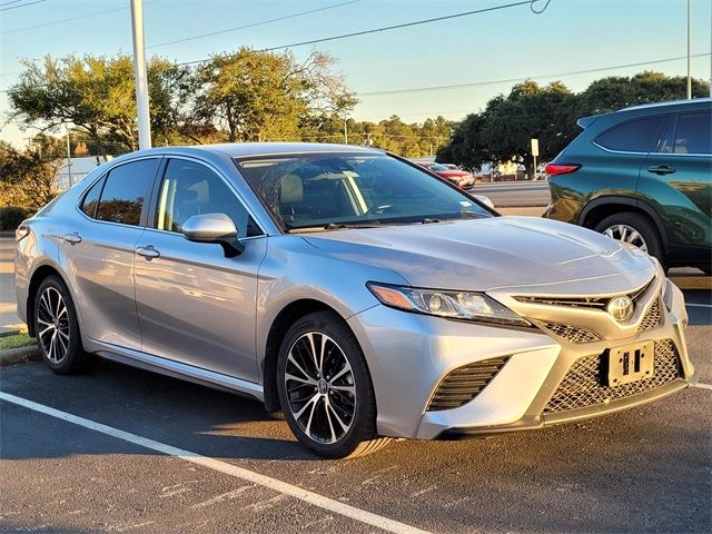 2020 Toyota Camry SE