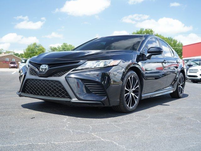 2020 Toyota Camry SE