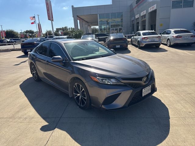 2020 Toyota Camry SE