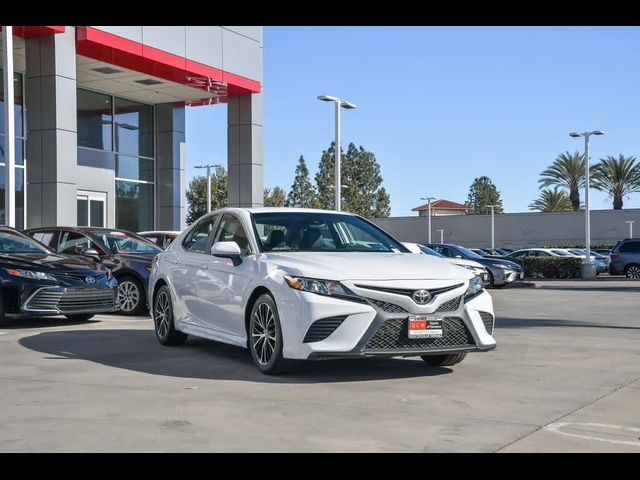 2020 Toyota Camry SE