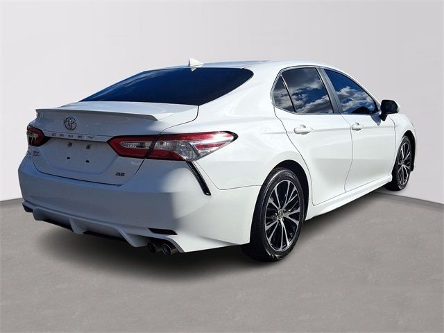 2020 Toyota Camry SE