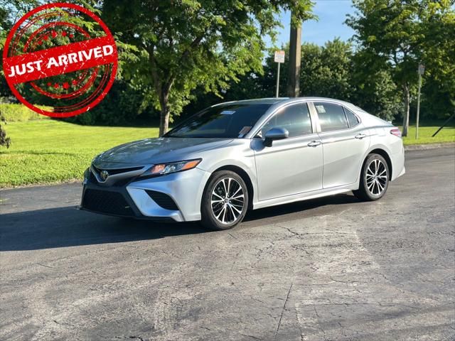 2020 Toyota Camry SE