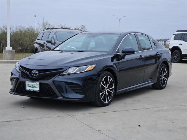 2020 Toyota Camry SE