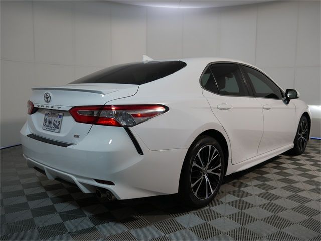 2020 Toyota Camry SE