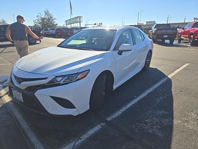 2020 Toyota Camry SE