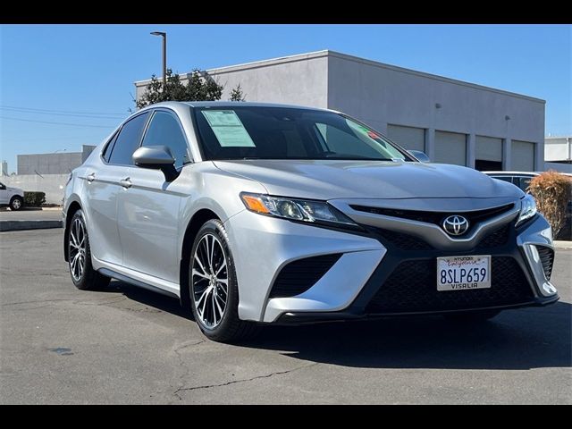 2020 Toyota Camry SE