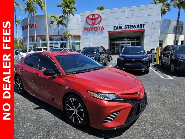 2020 Toyota Camry SE