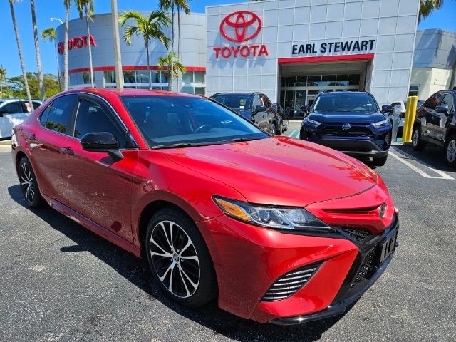 2020 Toyota Camry SE