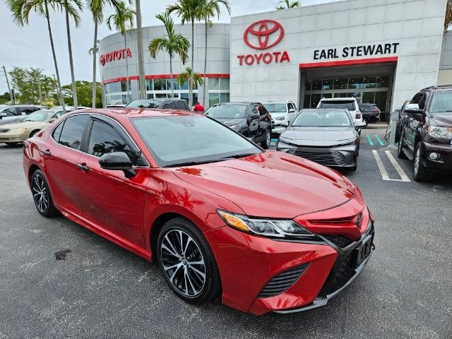 2020 Toyota Camry SE