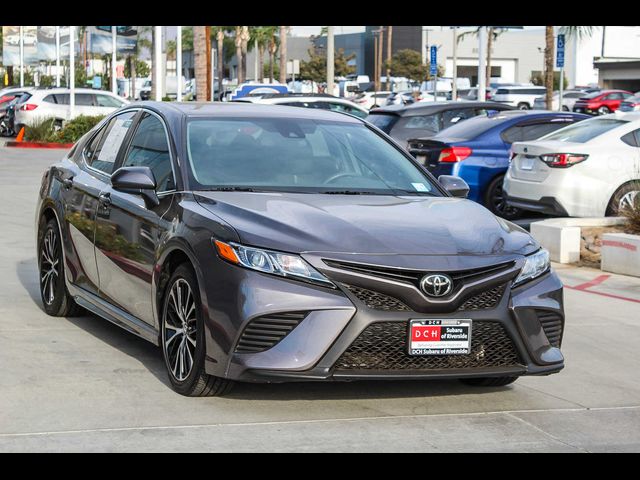 2020 Toyota Camry SE