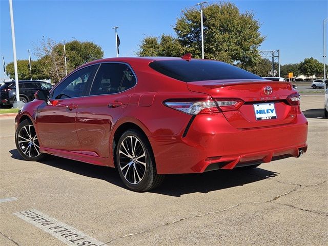 2020 Toyota Camry SE