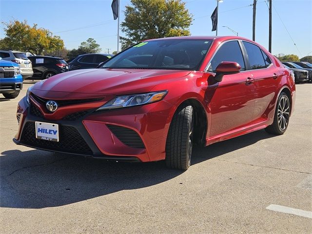 2020 Toyota Camry SE