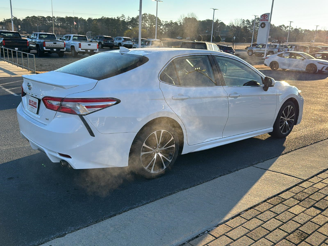 2020 Toyota Camry SE