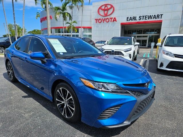 2020 Toyota Camry SE