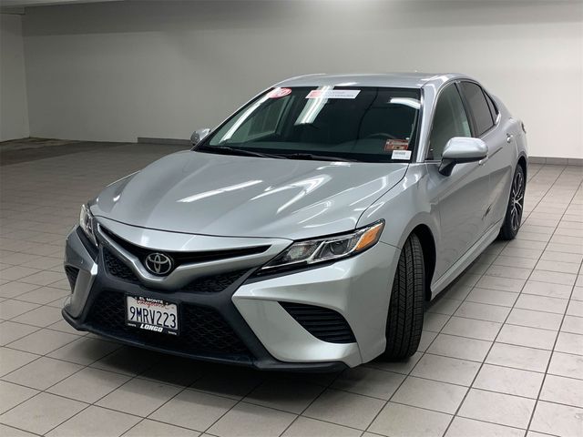 2020 Toyota Camry SE