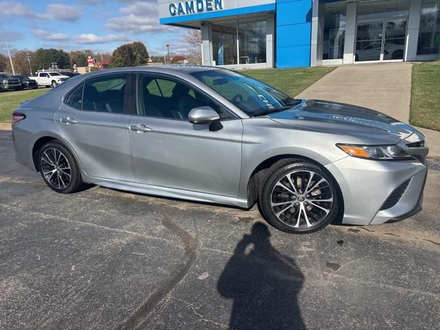 2020 Toyota Camry SE